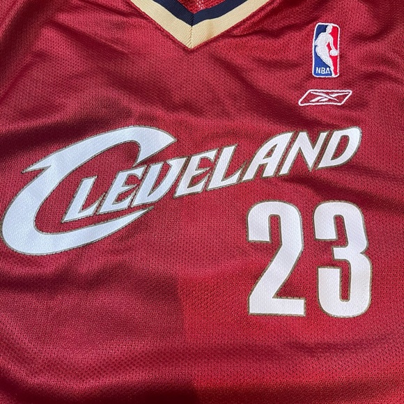 Cleveland Cavaliers Youth Lebron Jersey - Picture 2 of 6